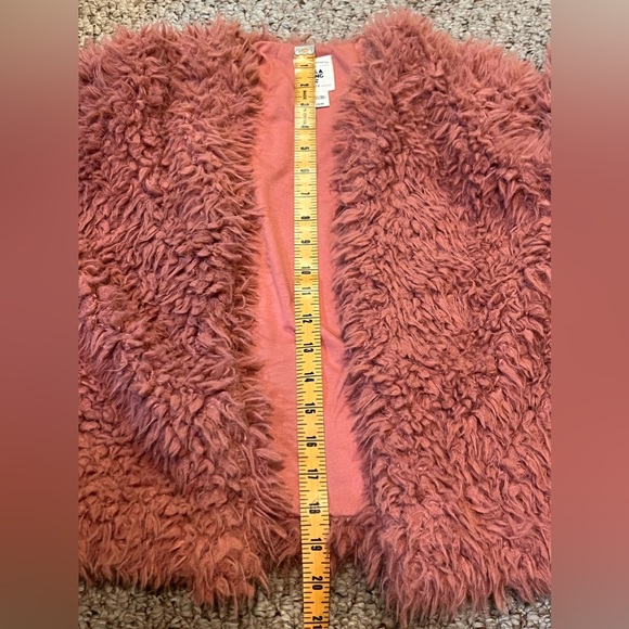 Billabong Faux Fur Teddy Jacket in a Dusty Pink Color, size M has pockets!! - Picture 9 of 9